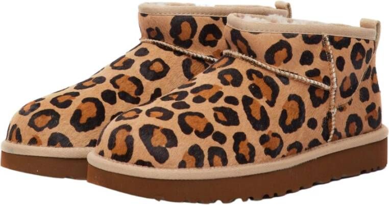 Ugg Classic Ultra korte laars met stippen voor Dames in White,, Other